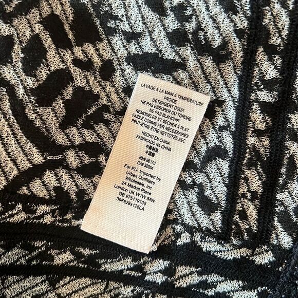 Free People Kimono Patterned Poncho Black White Tassle Boho Open Cardigan M/L - Picture 8 of 12